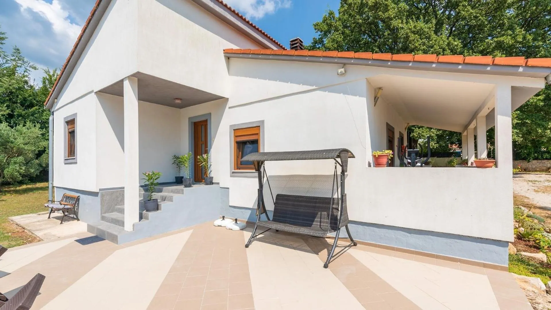 ゲストハウス Villa Zivolic Bičići