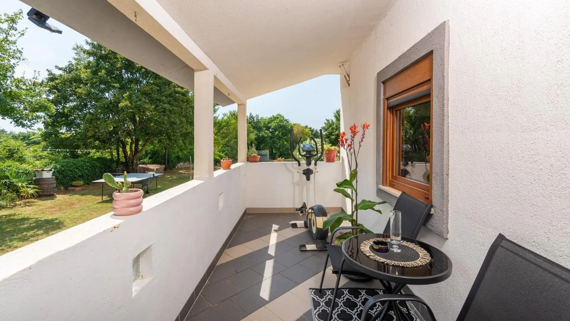 ゲストハウス Villa Zivolic Bičići